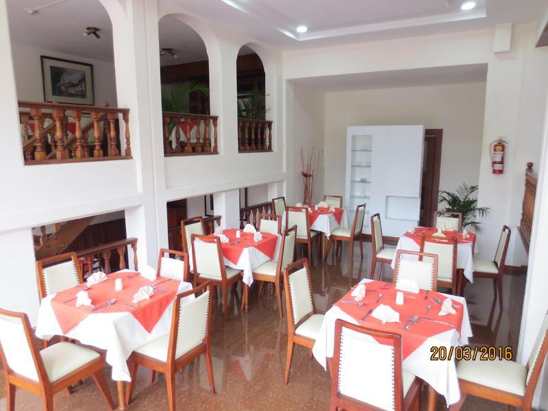 Hotel Cumanda Alfaro Extérieur photo