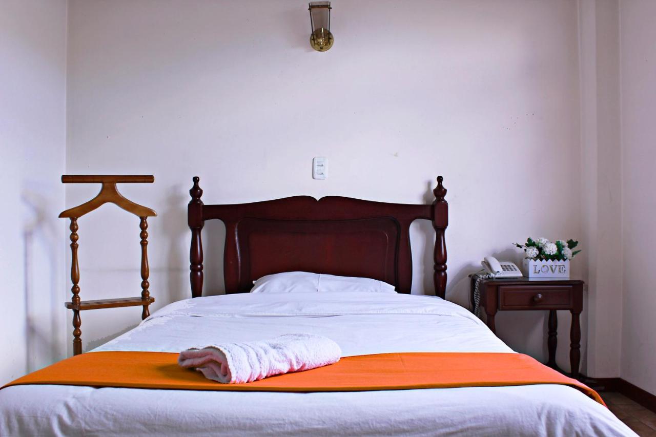 Hotel Cumanda Alfaro Extérieur photo